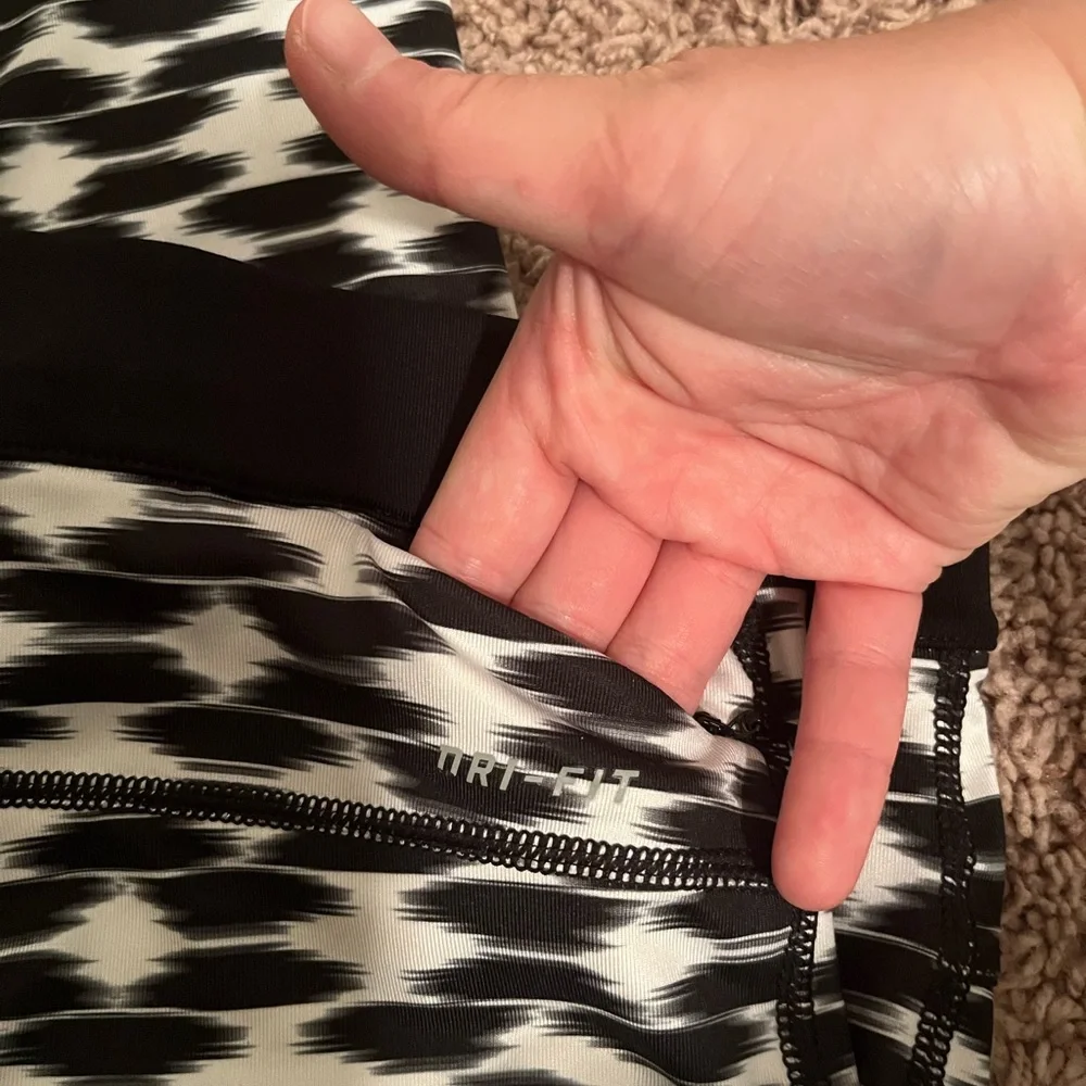 Nike Dri-fit‎ Black And White Leggings | NWOT | Size M